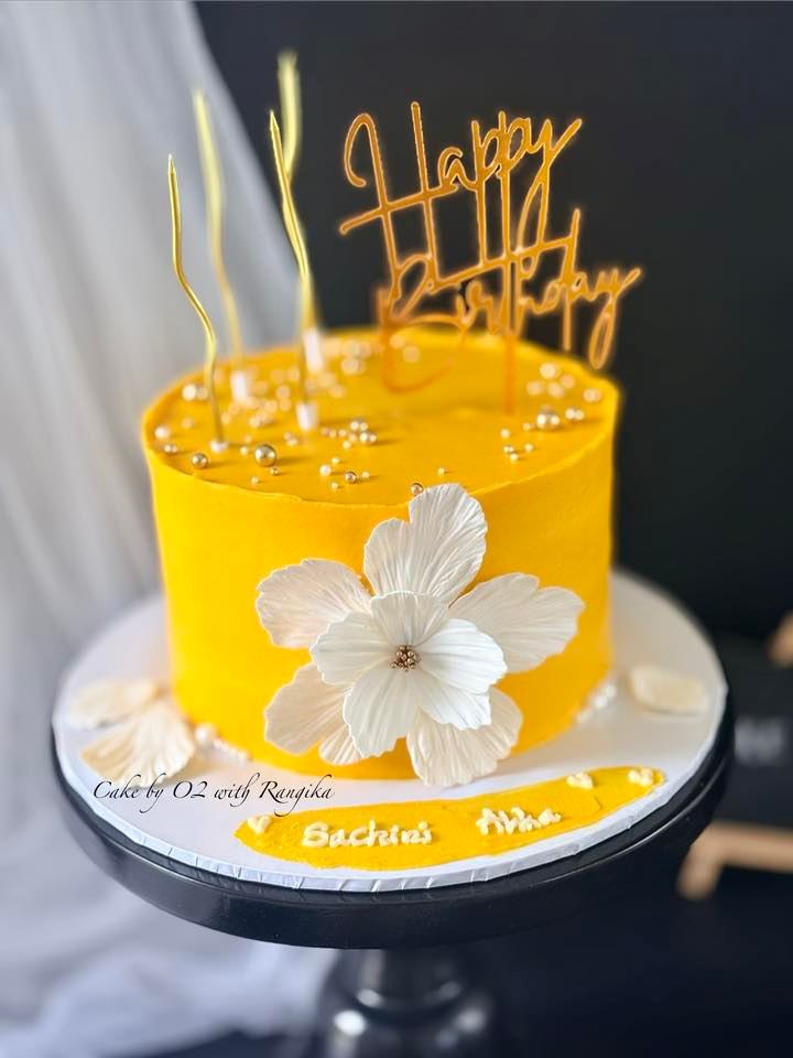 Custom birthday cake by Cake by O2, Colombo