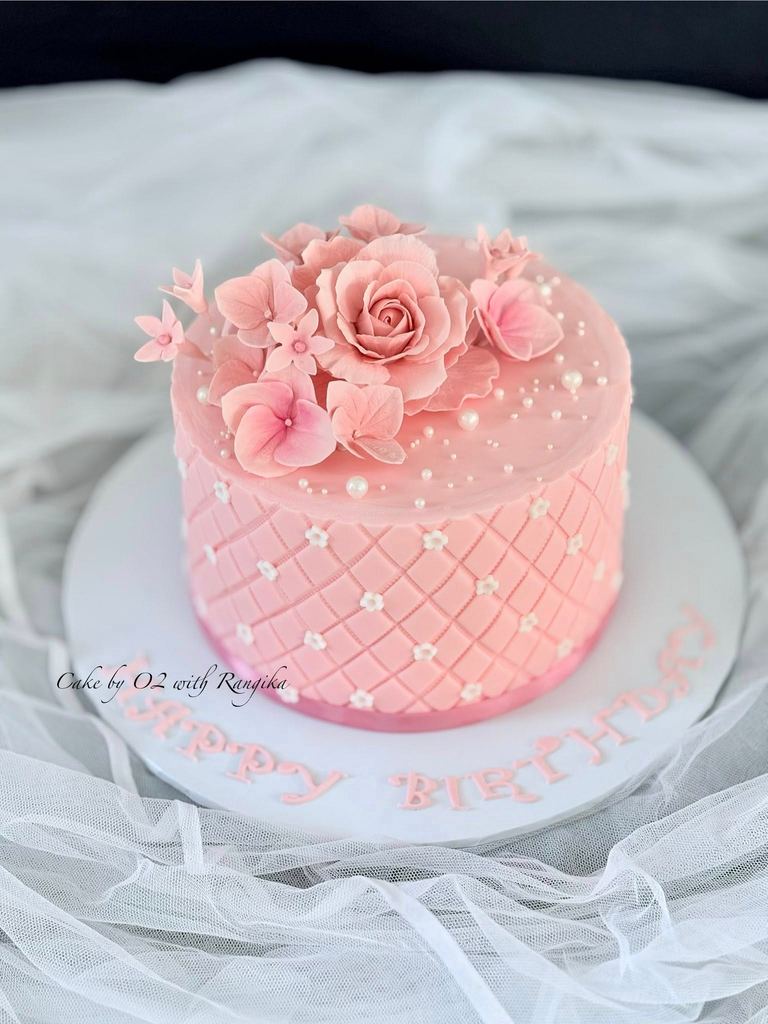Custom birthday cake by Cake by O2, Colombo