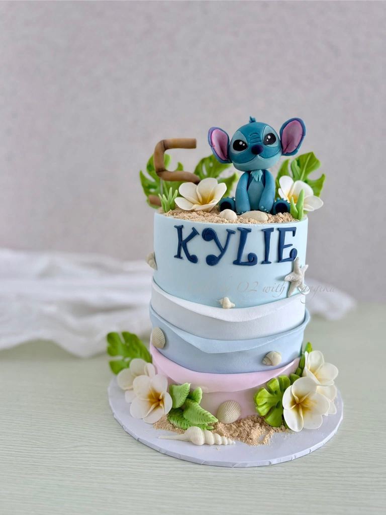 Custom birthday cake by Cake by O2, Colombo