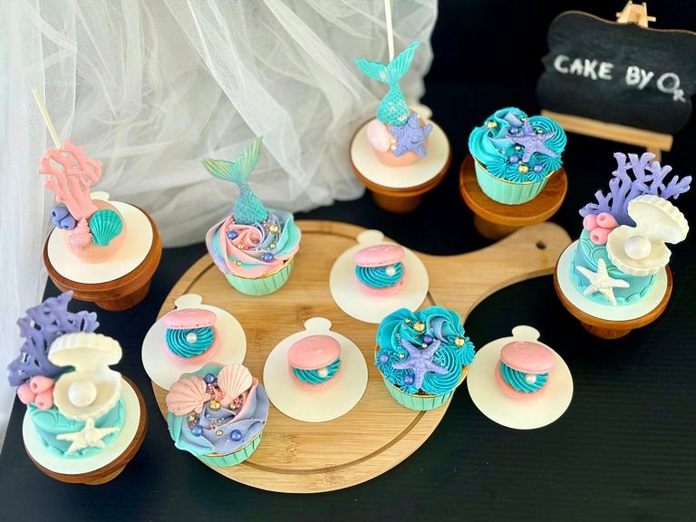 Custom birthday cake by Cake by O2, Colombo